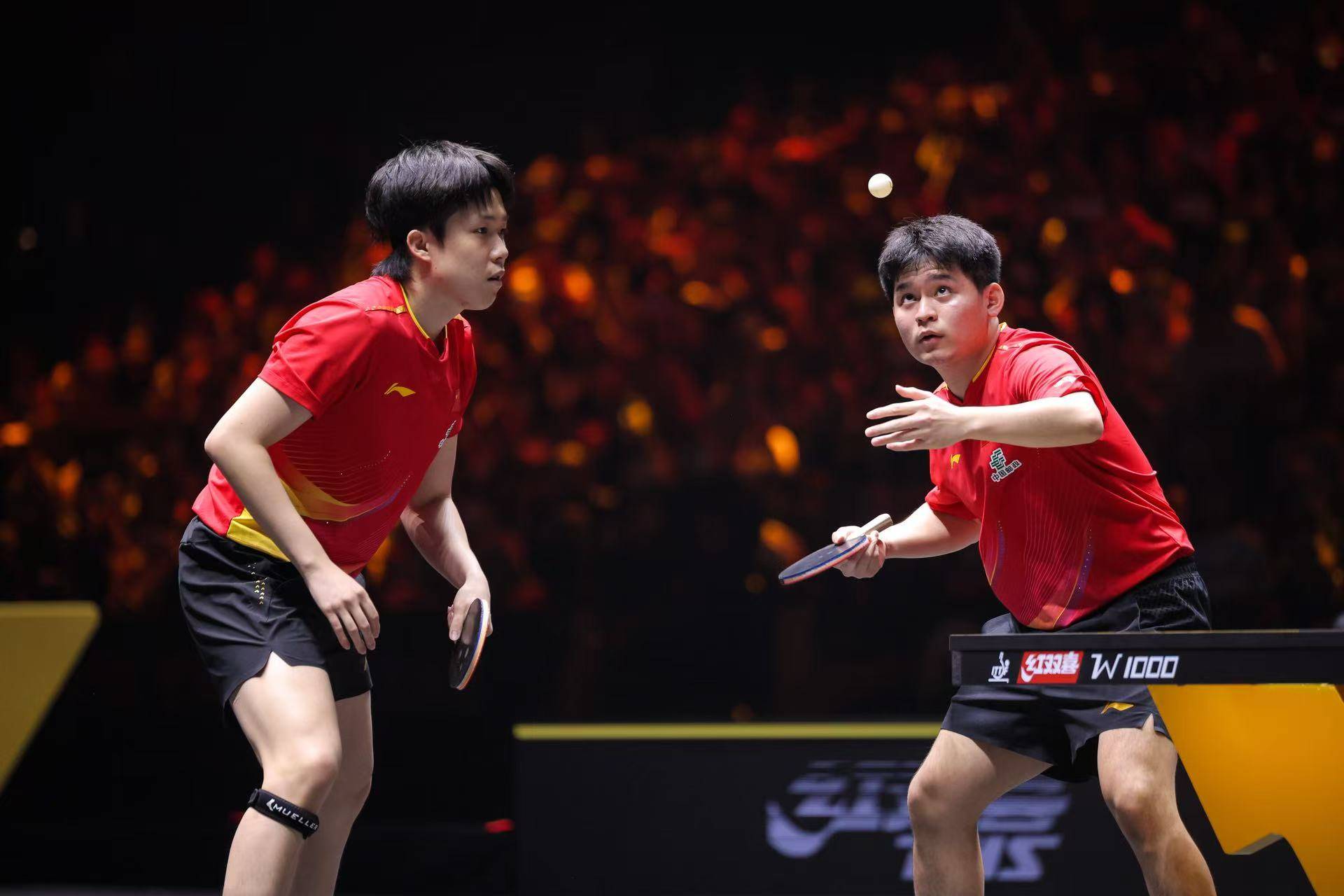 林诗栋:男双半决赛赢在两人交流 请现场观众注意观赛礼仪