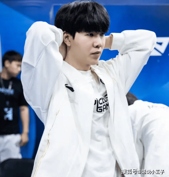 Theshy黑称后,LPL制定新规!朱开力挺Theshy:非常不尊重选手