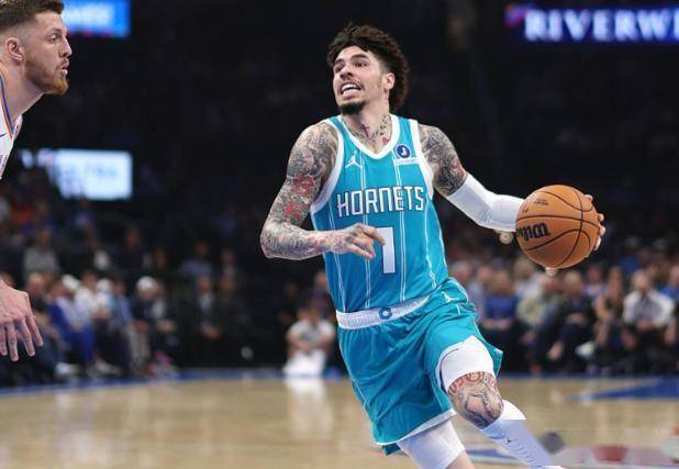 亚历山大9中7高效领衔,卫冕冠军季前赛展露冠军相