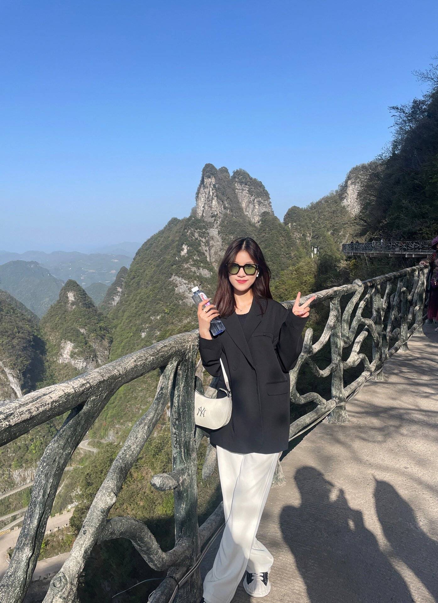 张家界门票2025门票多少钱?官方最新报价+购买渠道,别买贵了!