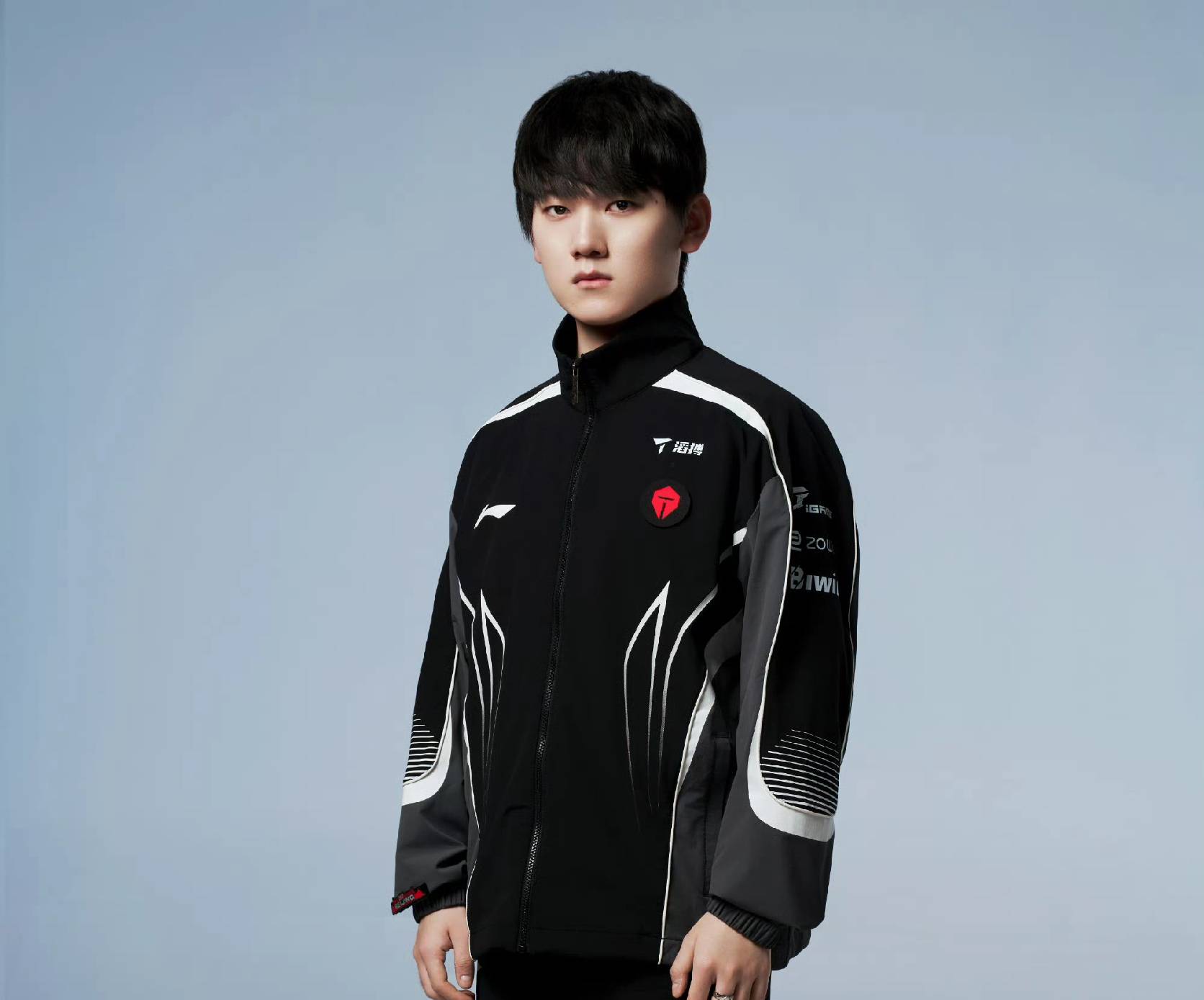 Jackeylove维护Kanavi引热议!再回应退役问题,Faker迎来坏消息