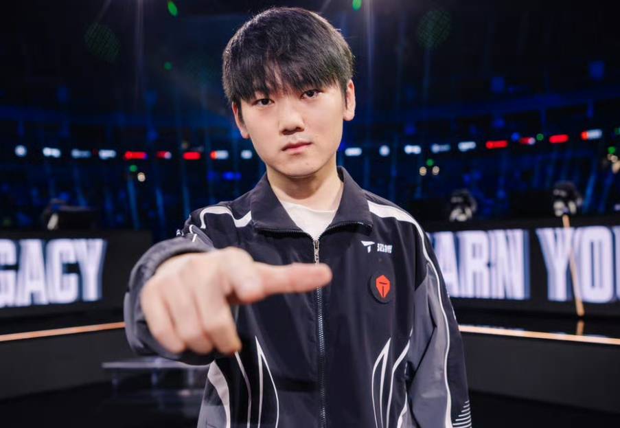 Jackeylove维护Kanavi引热议!再回应退役问题,Faker迎来坏消息